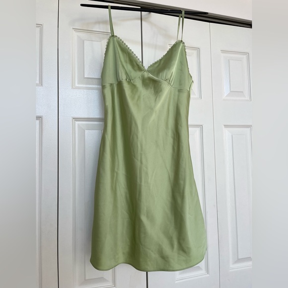Aritzia wilfred green mini slip dress with lace trim - Picture 1 of 4